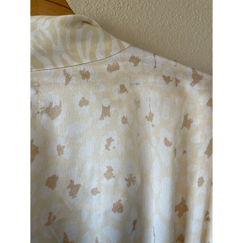 Show Me Your Mumu Harlow Silkey Robe Animal Print Cheetah Zebra Cream & Tan O/S - Picture 14 of 16